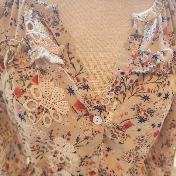 TULAROSA FLORAL BEIGE LACE BUTTON DOWN XS - Picture 2 of 7